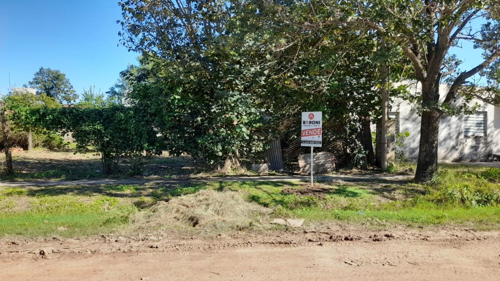 SE VENDE TERRENO EN BARRIO BARRACAS