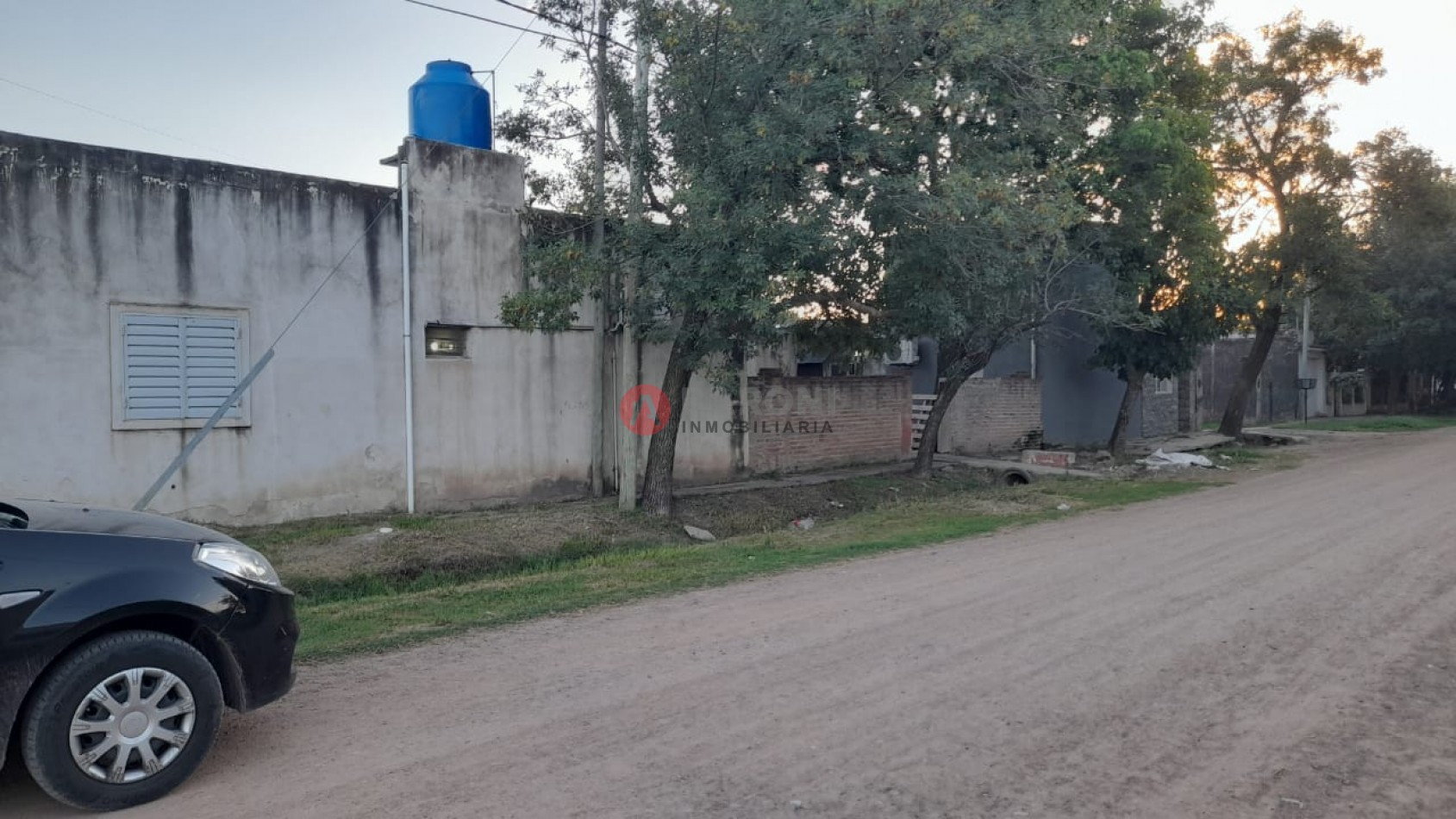 ATENCION INVERSORES / SE VENDE PROPIEDAD - INMUEBLE UBICADO EN ESQUINA, ENTRE LAS CALLES MARIANO MORENO Y SARMIENTO EN SAN JUSTO SANTA FE.