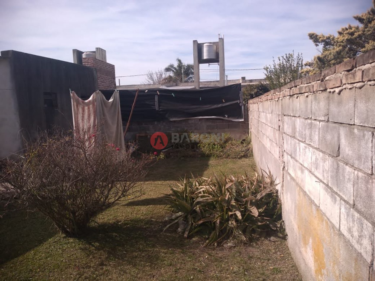 SE VENDE CASA EN SAN JUSTO - SANTA FE / CALLE SARMIENTO AL 2200.