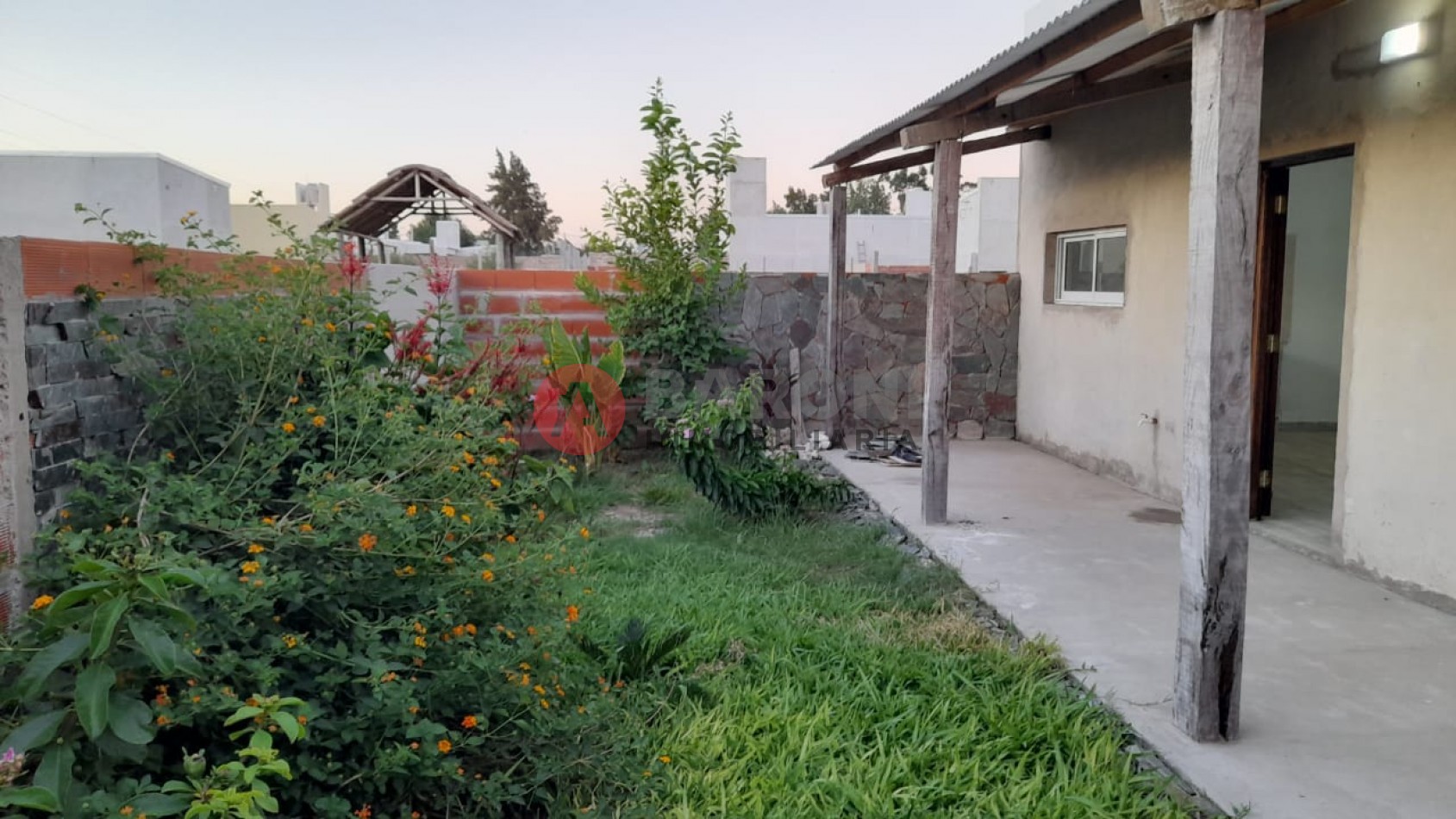 EN VENTA - CASA EN BARRIO PARQUE Estrada Bello 3186 (Barrio Parque) San Justo.