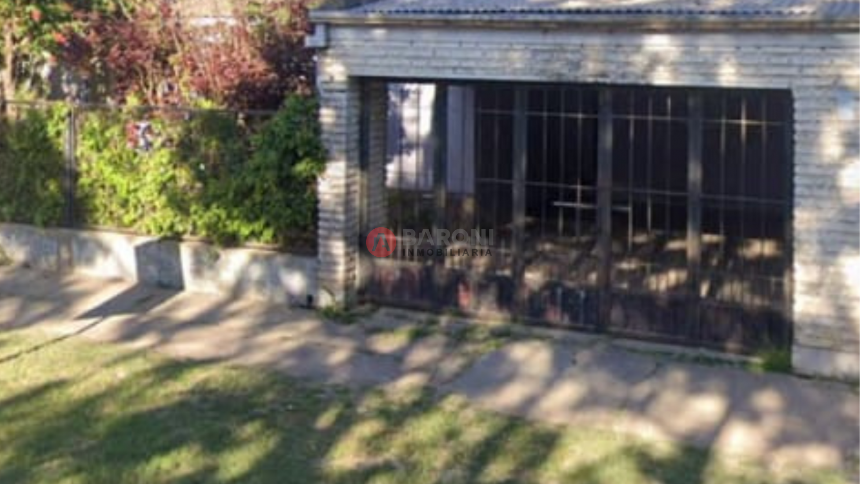 SE VENDE CASA EN SAN JUSTO - SANTA FE / CALLE SARMIENTO AL 2200.