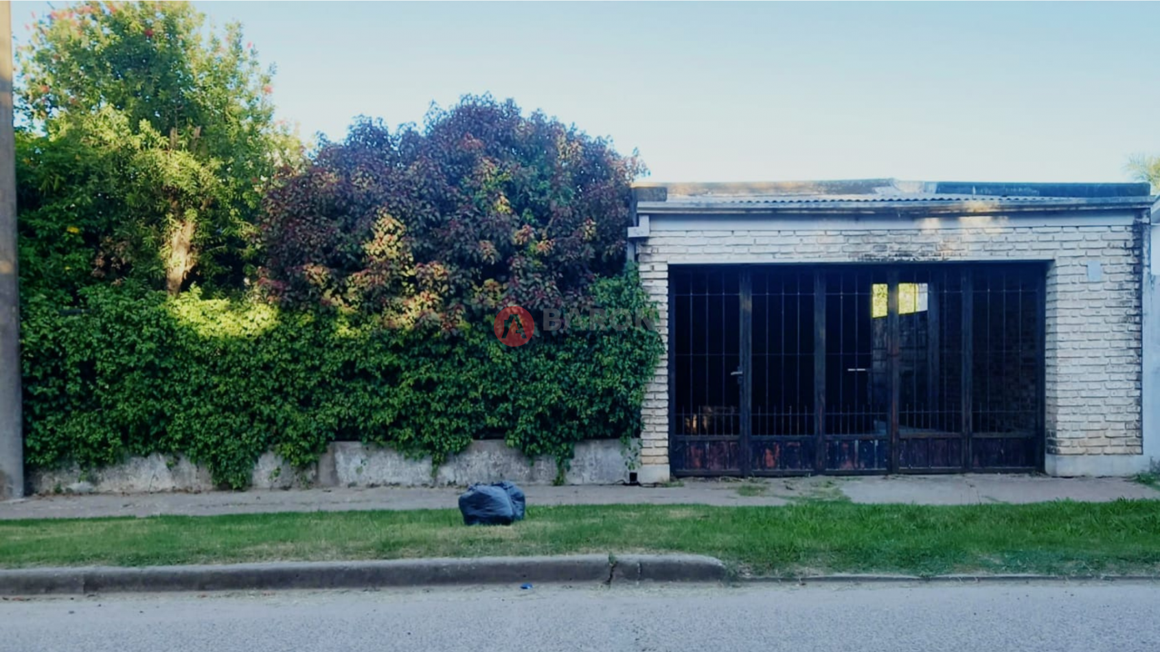 SE VENDE CASA EN SAN JUSTO - SANTA FE / CALLE SARMIENTO AL 2200.