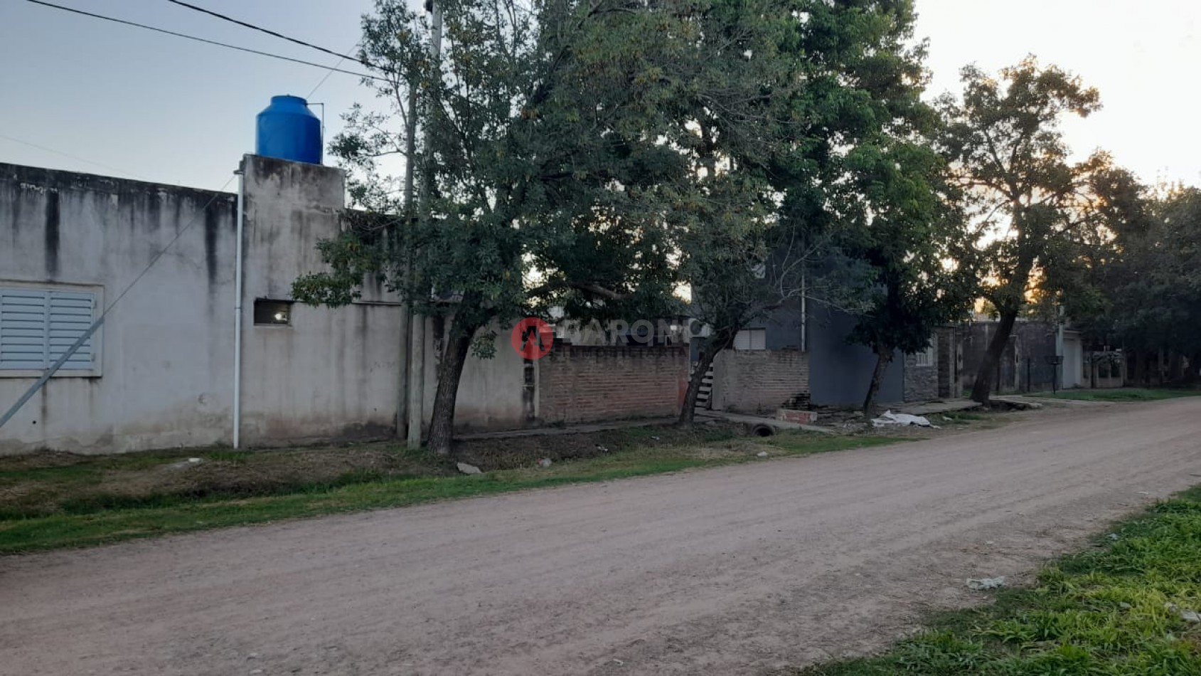 ATENCION INVERSORES / SE VENDE PROPIEDAD - INMUEBLE UBICADO EN ESQUINA, ENTRE LAS CALLES MARIANO MORENO Y SARMIENTO EN SAN JUSTO SANTA FE.