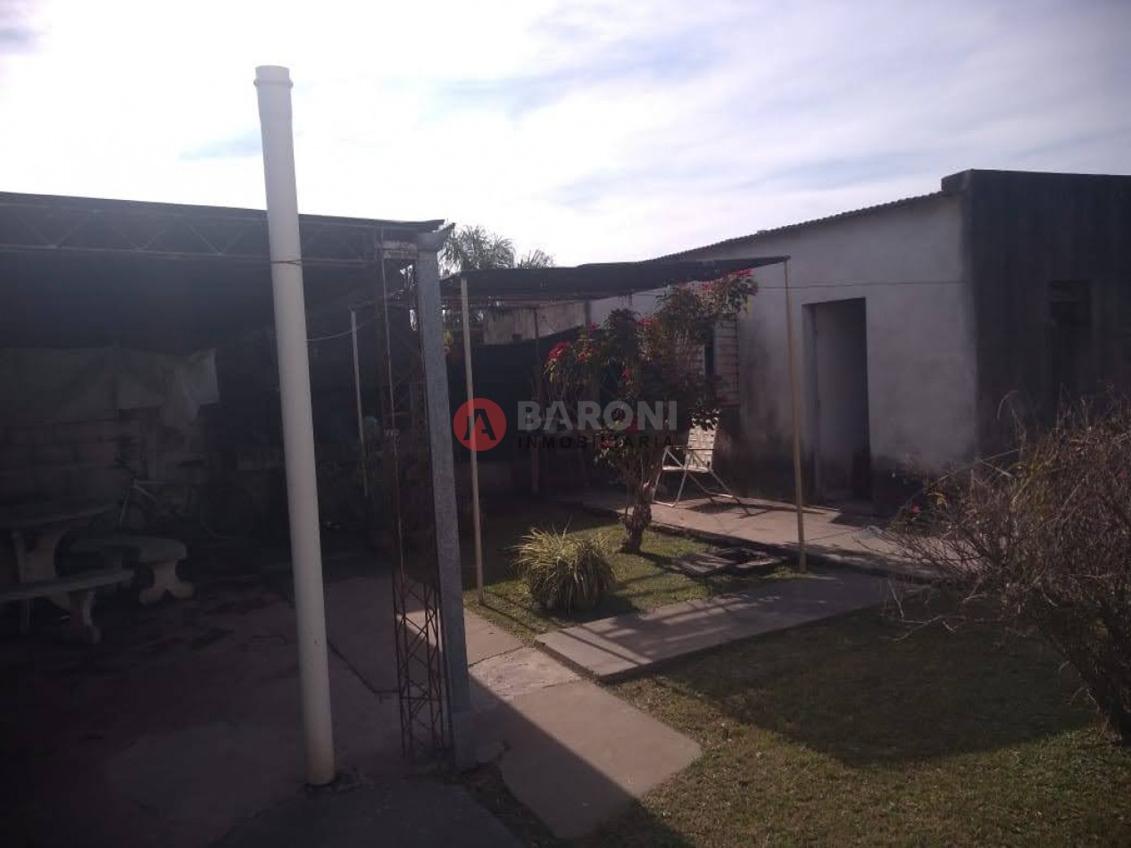 SE VENDE CASA EN SAN JUSTO - SANTA FE / CALLE SARMIENTO AL 2200.