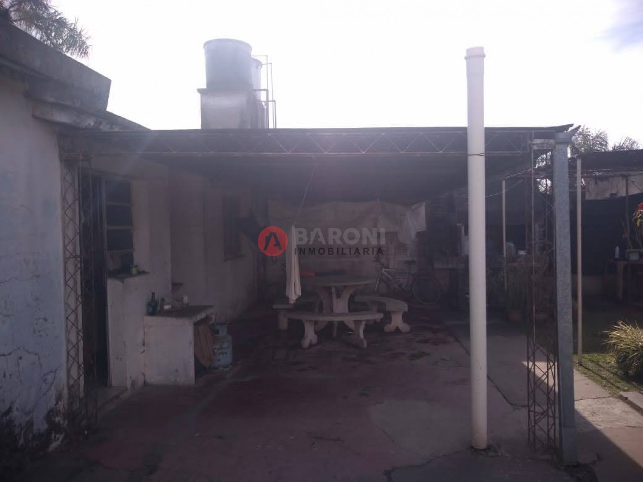 SE VENDE CASA EN SAN JUSTO - SANTA FE / CALLE SARMIENTO AL 2200.