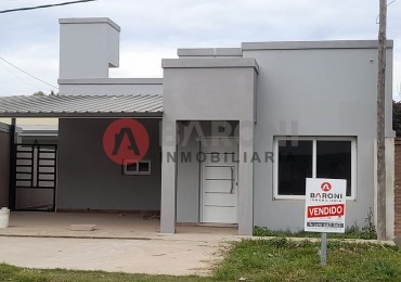 CASA  A ESTRENAR EN BARRIO PARQUE - VENDIDO
